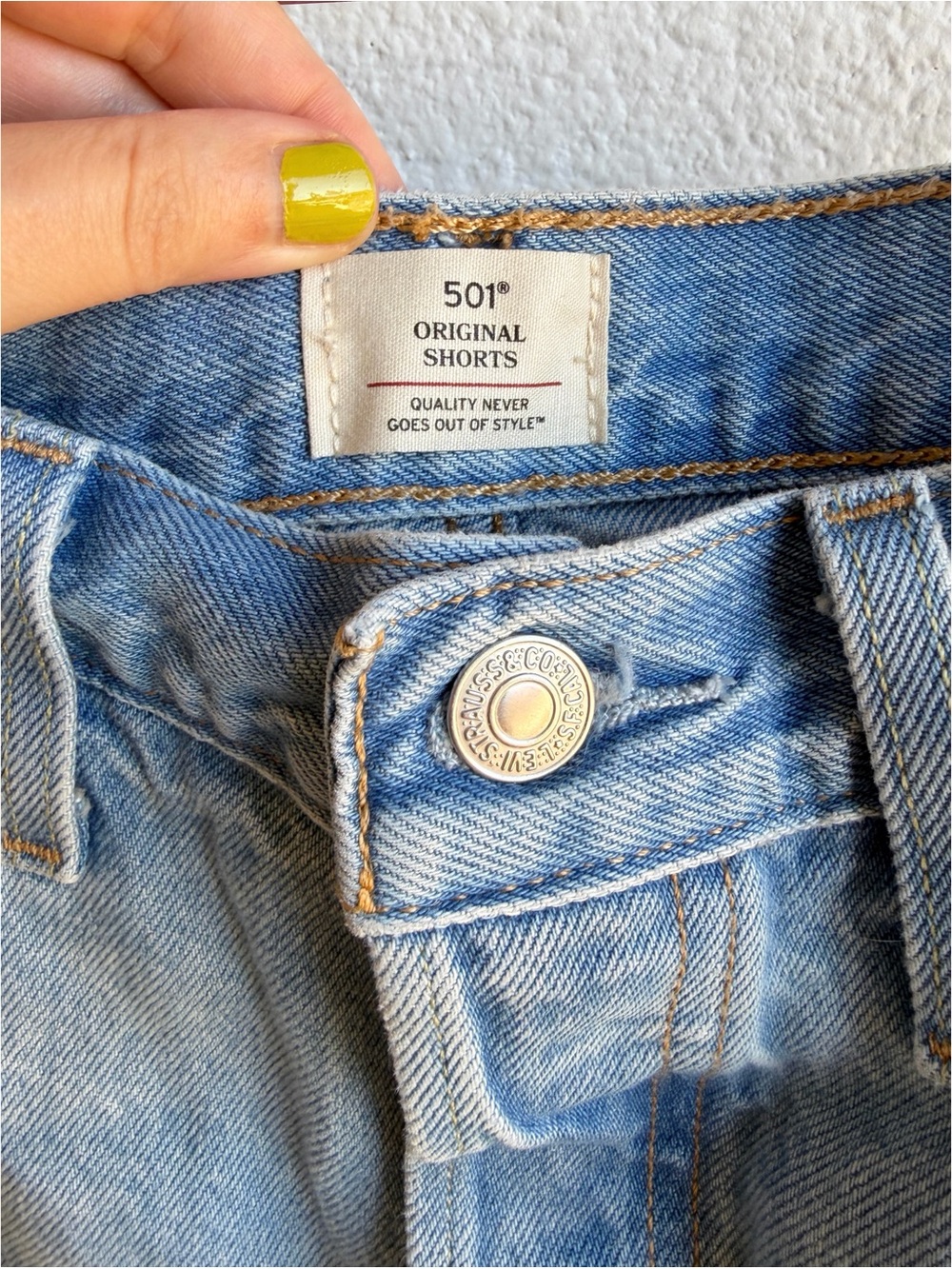 Levi’s 501 Distressed Cut Off Shorts 30 - Picture 4 of 7